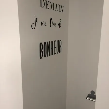 Au Pied De La Dune *